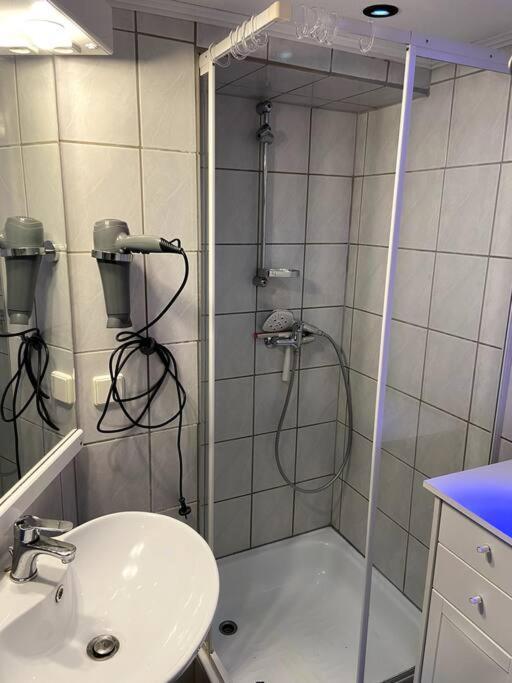 Ferienwohnung Am Brunnenplatz Бад Зуден-Алендорф Екстериор снимка